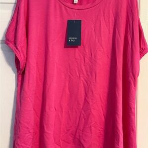Crown & Ivy Bright Pink Short Sleeve Top